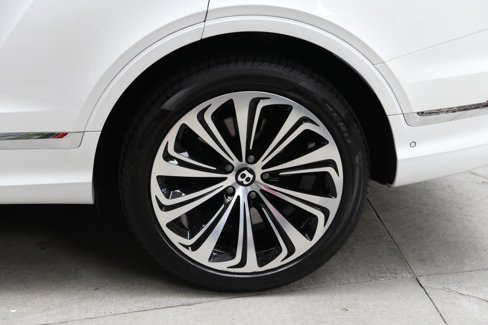 Used 2022 Bentley Bentayga image 24
