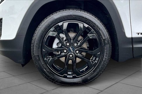 Used 2020 GMC Terrain SLE w/ Driver Convenience Package image 10