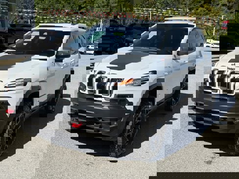 Used 2017 Jeep Cherokee Trailhawk w/ Trailer Tow Group image 3