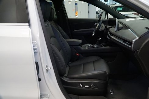 New 2025 Cadillac XT4 Premium Luxury image 14