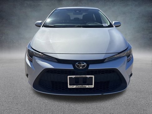Used 2022 Toyota Corolla LE image 2