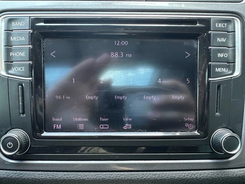 Used 2016 Volkswagen Tiguan SE image 19