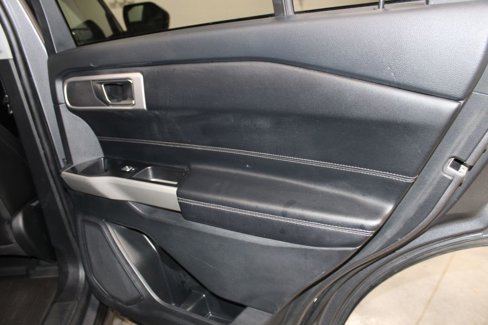 Used 2022 Ford Explorer XLT w/ Equipment Group 202A image 27