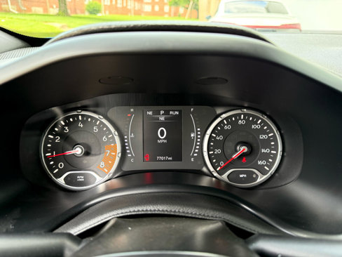 Used 2020 Jeep Renegade Sport image 30