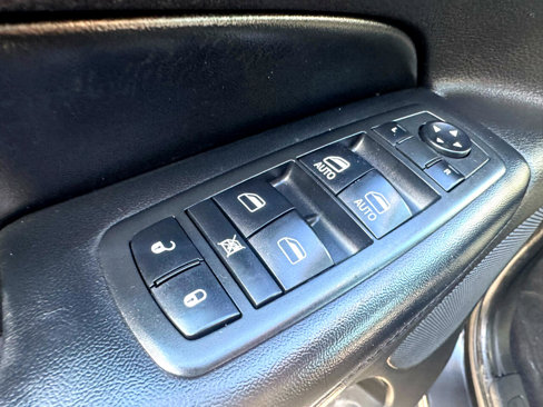 Used 2012 Jeep Grand Cherokee Laredo image 11