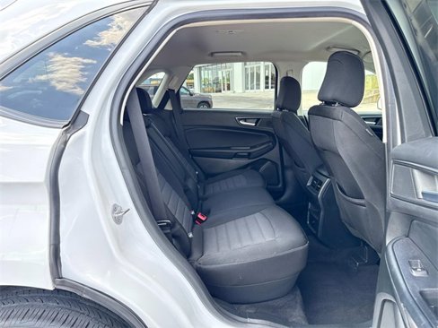 Used 2022 Ford Edge SE w/ Black Appearance Package image 16