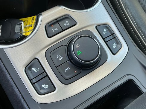Used 2019 GMC Terrain Denali w/ Advanced Safety Package image 23