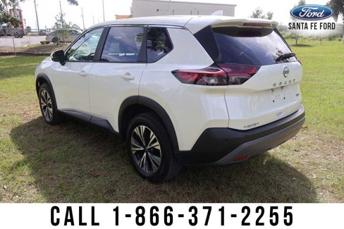 Used 2023 Nissan Rogue SV image 4