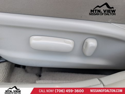 Used 2011 Toyota Camry LE image 14