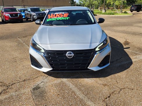 Used 2024 Nissan Altima 2.5 SV image 23