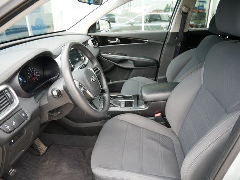 Used 2019 Kia Sorento LX image 8