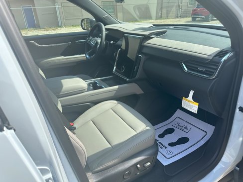 New 2026 GMC Acadia Elevation image 14