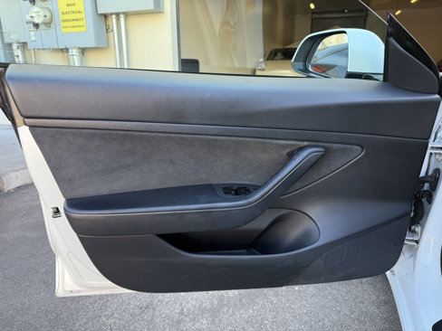 Used 2021 Tesla Model 3 Standard Range Plus image 17