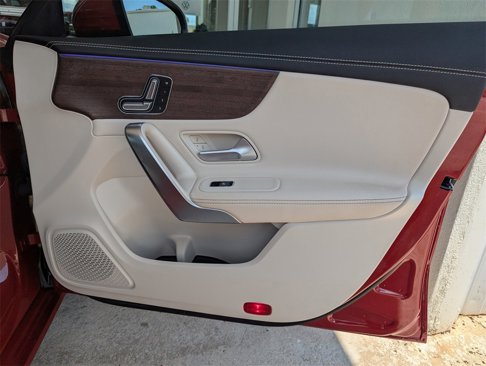 Used 2023 Mercedes-Benz CLA 250 image 36