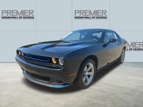 Used 2019 Dodge Challenger SXT image 1