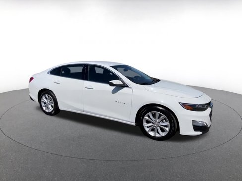 Used 2023 Chevrolet Malibu LT image 2