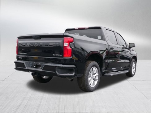 Used 2021 Chevrolet Silverado 1500 Custom image 3