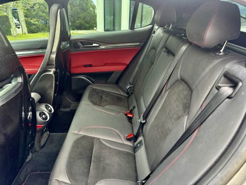 Used 2019 Alfa Romeo Stelvio Quadrifoglio image 19