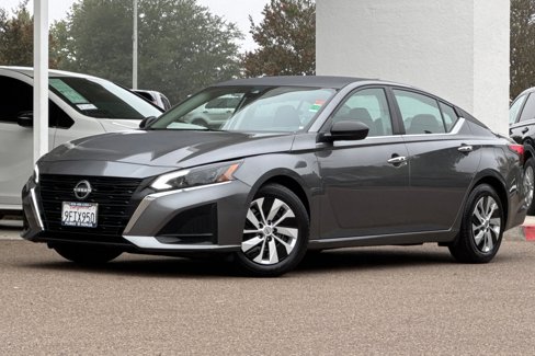 Used 2024 Nissan Altima 2.5 S image 2