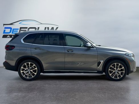 Used 2024 BMW X5 xDrive40i w/ Premium Package image 2