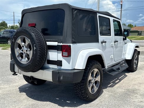 Used 2018 Jeep Wrangler Unlimited Sahara image 5