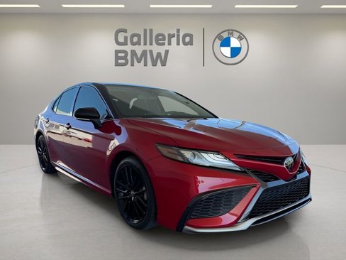 Used 2022 Toyota Camry XSE image 4