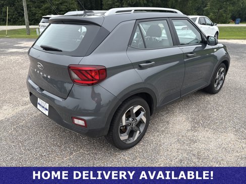 Used 2025 Hyundai Venue SEL image 19