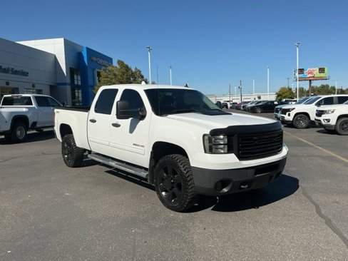 Used 2014 GMC Sierra 2500 SLE image 1