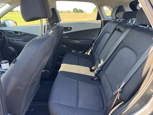 Used 2021 Hyundai Kona SE image 12