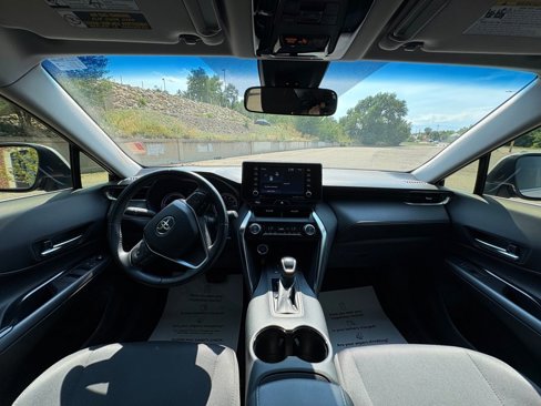 Used 2021 Toyota Venza LE w/ Carpet Mat Package (TMS) image 19