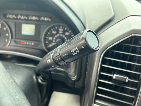 Used 2019 Ford F150 XLT image 33