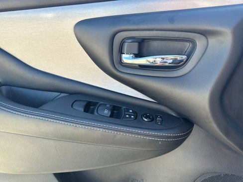 Used 2023 Nissan Murano SV image 21