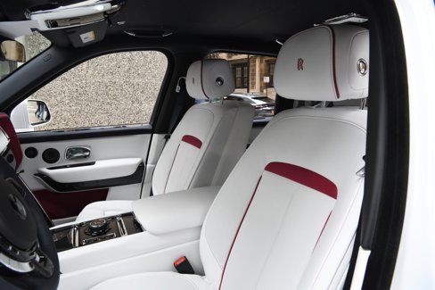 Used 2024 Rolls-Royce Cullinan Black Badge image 9