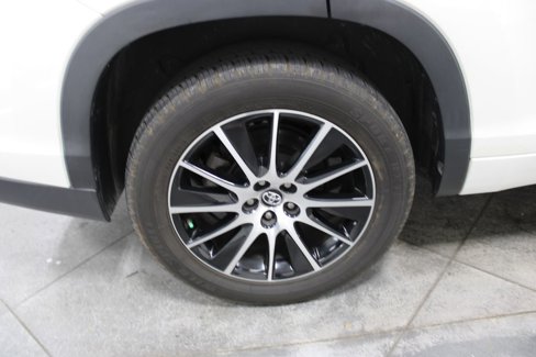 Used 2017 Toyota Highlander SE image 42