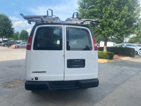 Used 2017 Chevrolet Express 3500 image 2