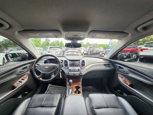 Used 2015 Chevrolet Impala LT w/ Convenience Package image 9