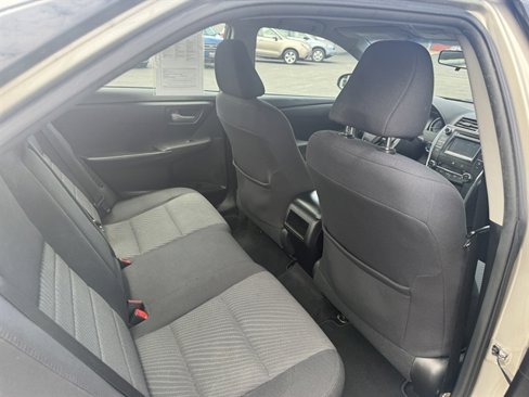 Used 2015 Toyota Camry LE image 26