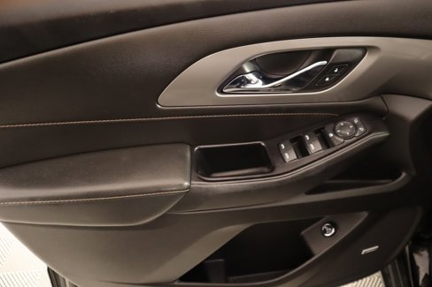 Used 2018 Chevrolet Traverse LT image 17