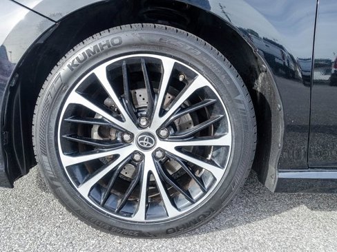 Used 2019 Toyota Camry SE image 16