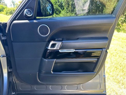 Used 2015 Land Rover Range Rover Supercharged image 11