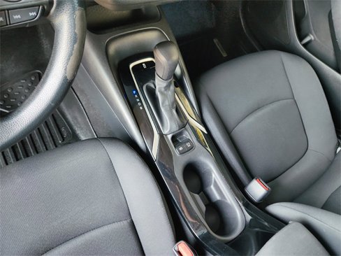 Used 2021 Toyota Corolla LE image 12