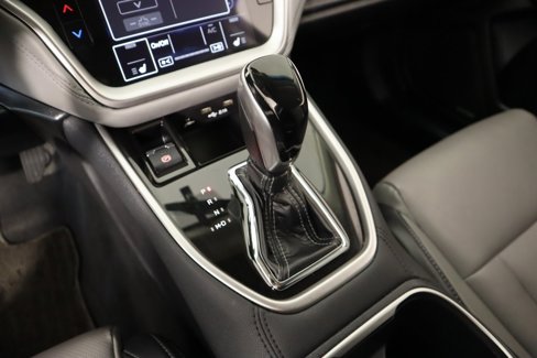 Used 2022 Subaru Outback Limited image 8