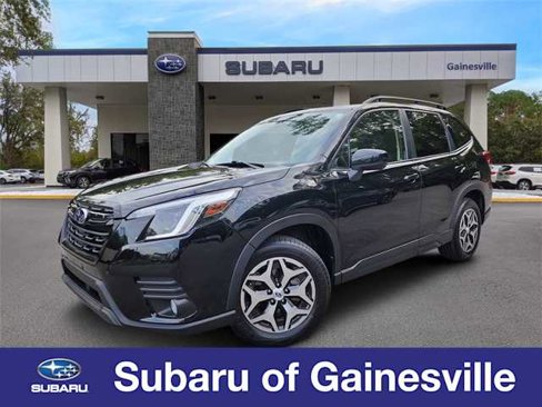 Used 2023 Subaru Forester Premium image 1