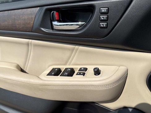 Used 2018 Subaru Outback 2.5i Limited image 9