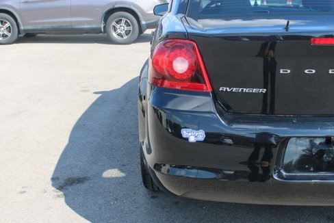 Used 2013 Dodge Avenger SE image 44