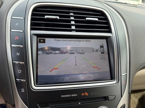 Used 2017 Lincoln MKX Reserve image 22
