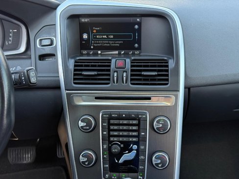 Used 2015 Volvo XC60 T5 Platinum image 13