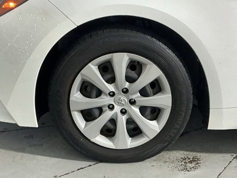 Used 2022 Toyota Corolla LE image 20