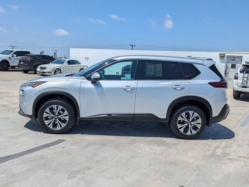Used 2021 Nissan Rogue SV image 12
