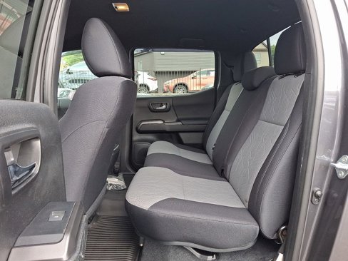 Used 2021 Toyota Tacoma TRD Off-Road image 10